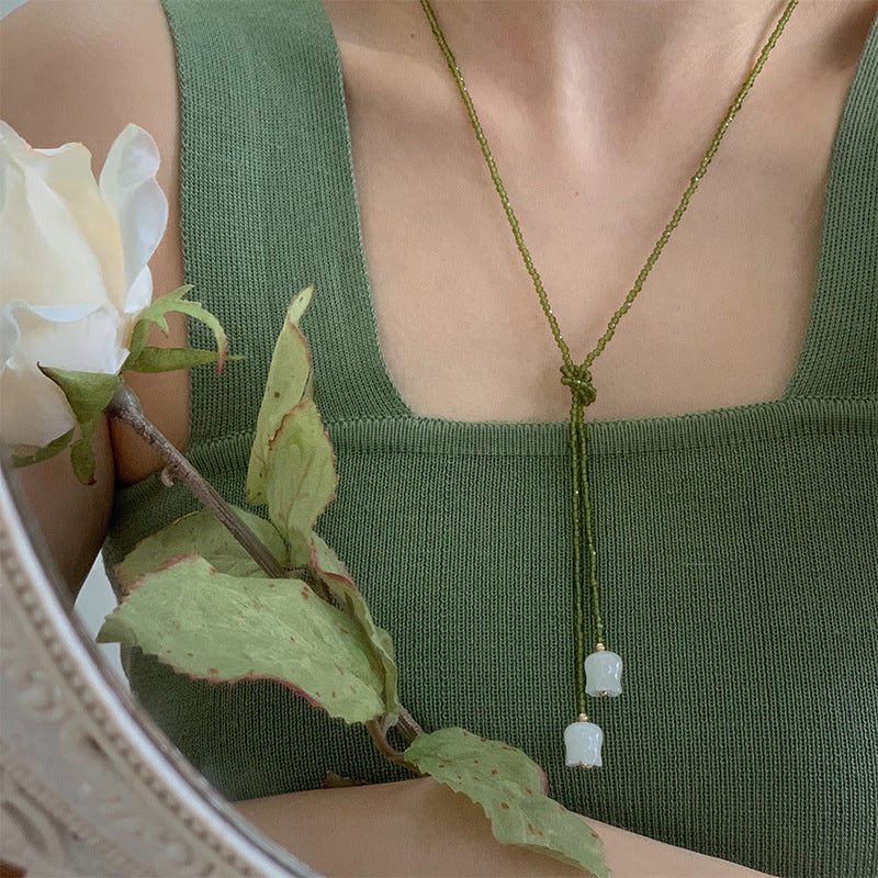 White Lily Winding Necklace